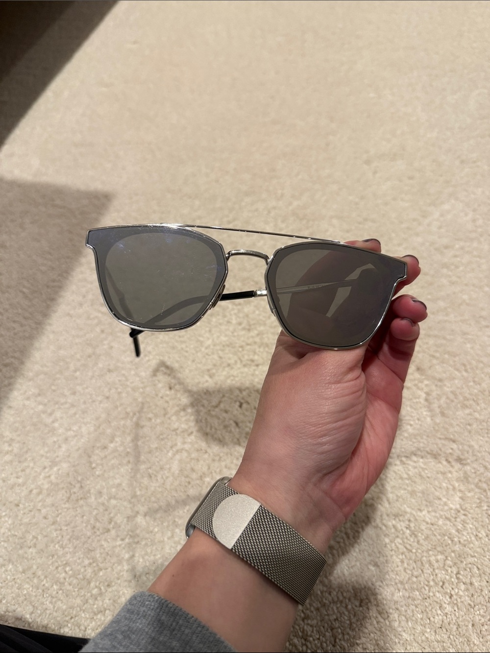 Saint Laurent SL 28 Metal sunglasses in a silver frame with mirrored lenses - Picture 6 of 7
